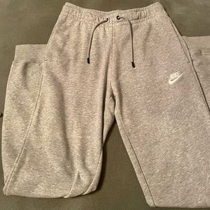 Nike women jogger grey